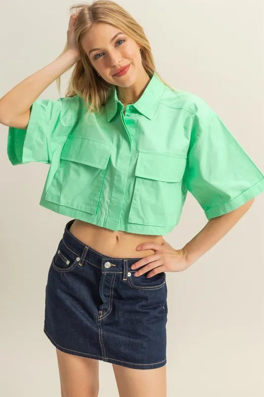Front Pockets Poplin Collared Neck Crop Shirt